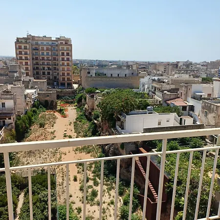 לינה וארוחת בוקר Sbarco Dei 1000 מרסאלה